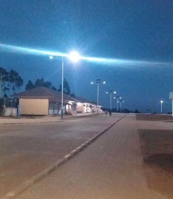 巴塘县非洲科特迪瓦太阳能路灯工程